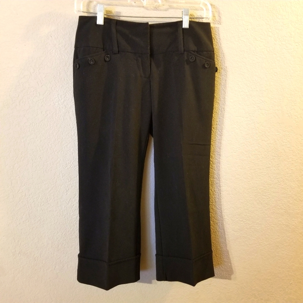 Charlotte Russe Juniors Black Capri Pants Cuffs Decorative Buttons Size 3